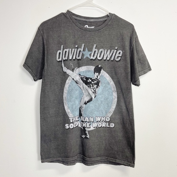 David Bowie Graphic Tee Womens Small Gray The Man Who Sold the World Shirt NWT - Picture 1 of 7